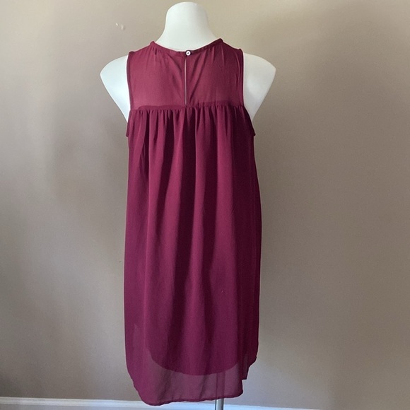 Charming Charlie Maroon Sleeveless Knee Length Shift Dress - Picture 3 of 7